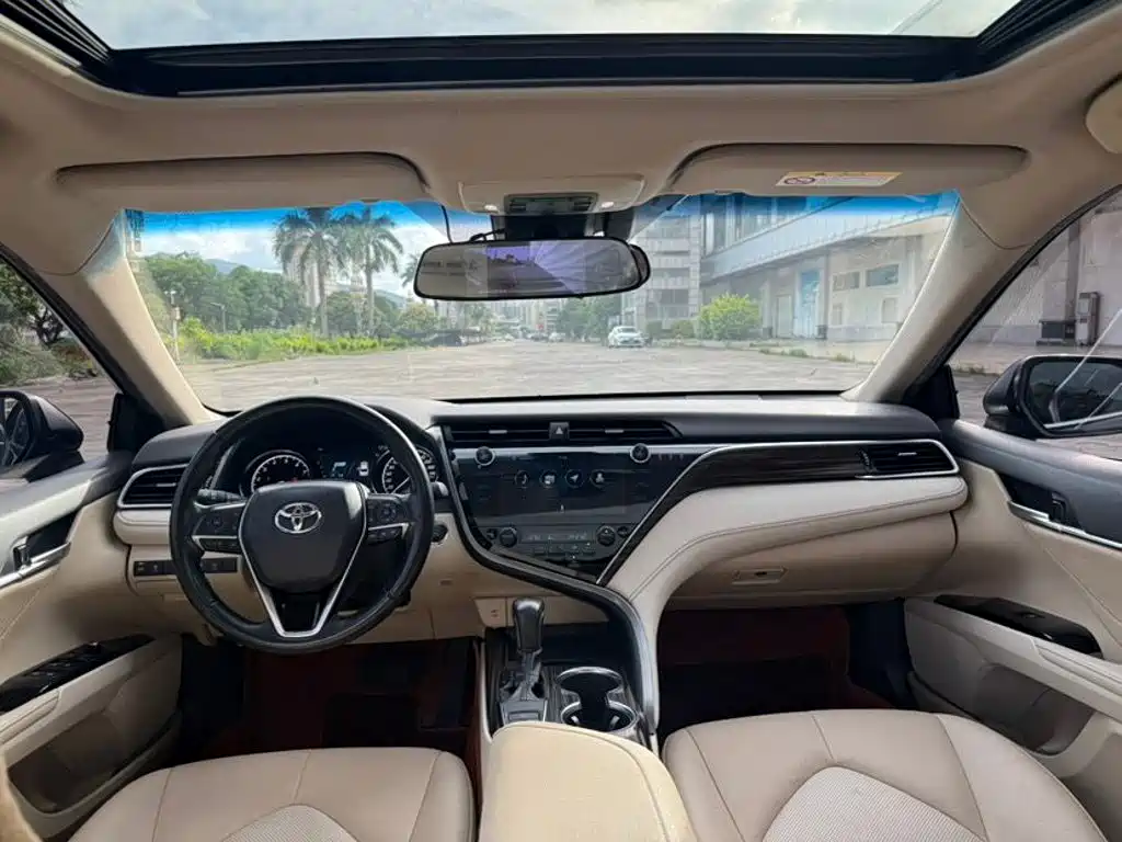 Toyota Camry 2019