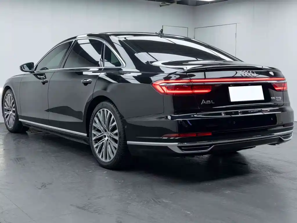 Audi A8 2019 — фото 15
