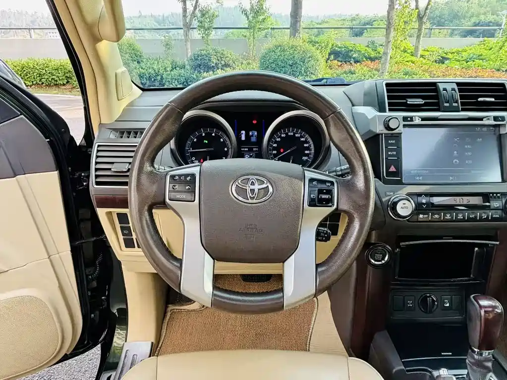 Toyota Prado 2014 — фото 15