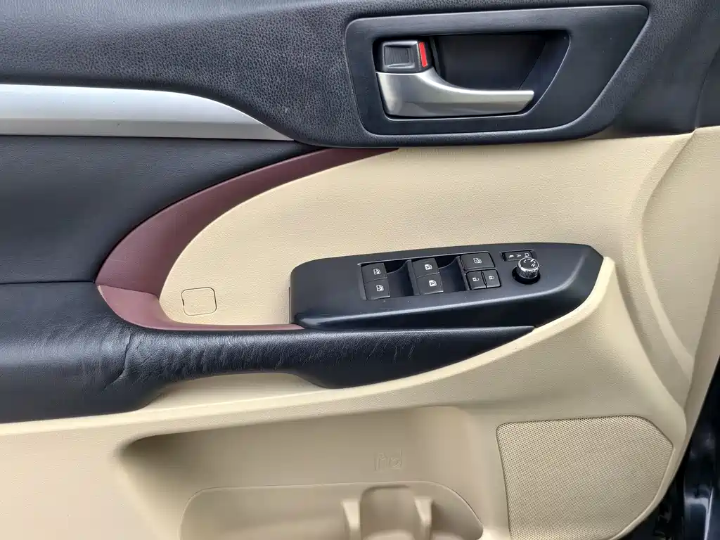 Toyota Highlander 2017 — фото 19