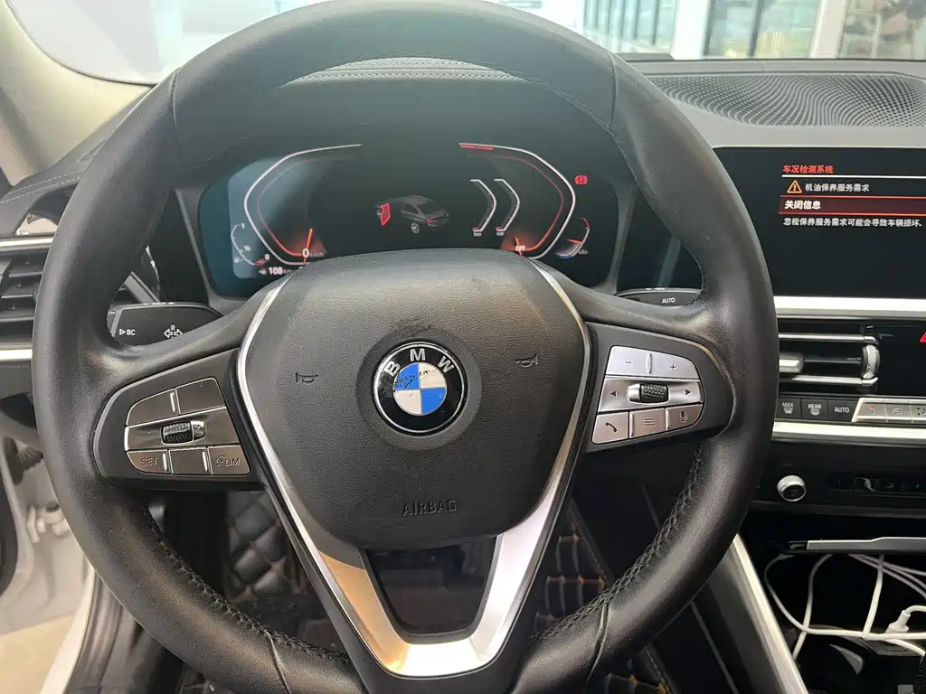 BMW 3 Series 2019 — фото 10