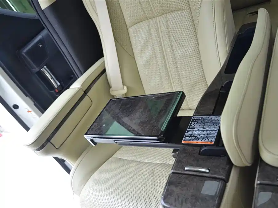 Toyota Alphard 2020 — фото 14