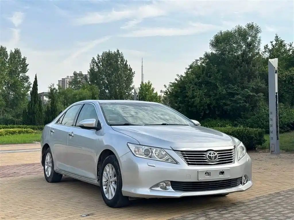 Toyota Camry 2012 — фото 3