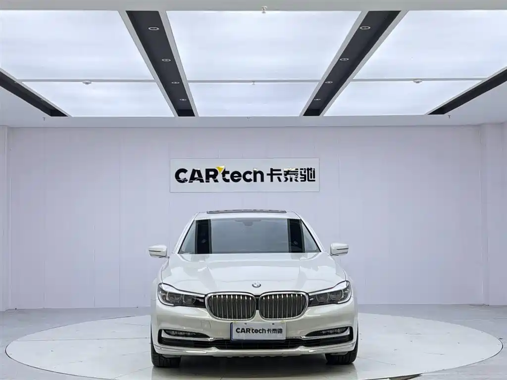 BMW 7 Series 2018 — фото 8