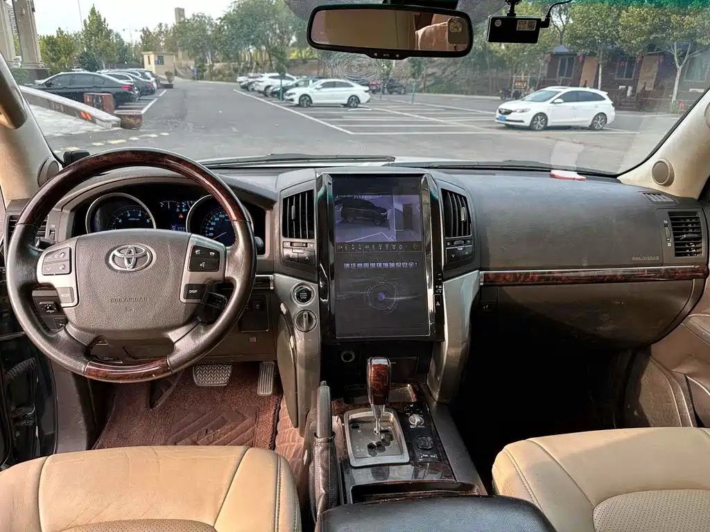 Toyota Land Cruiser 2010 — фото 11