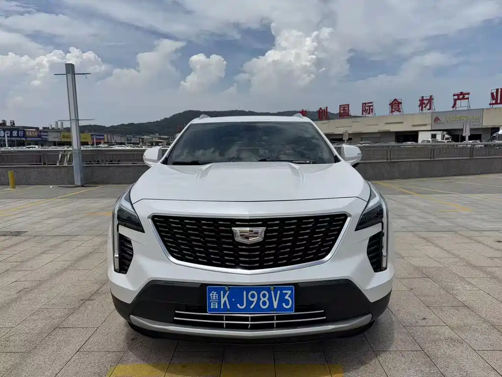Cadillac XT4 2022 — фото 2