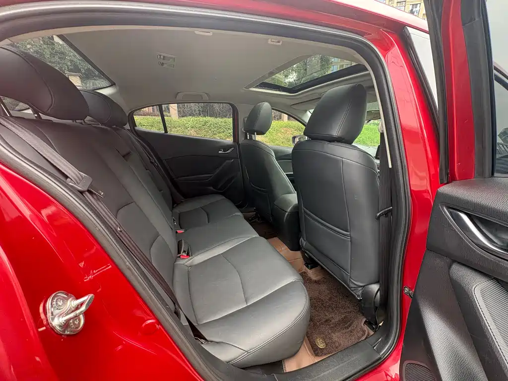 Mazda 3 Axela 2015 — фото 15