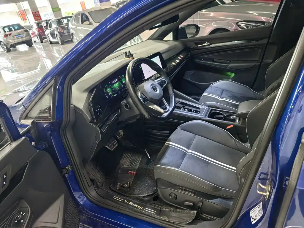 Volkswagen Golf 2021