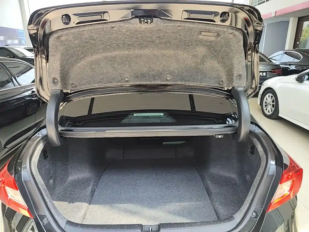 Honda Accord 2020 — фото 19