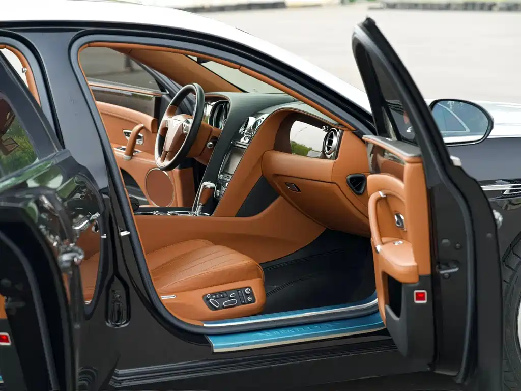 Bentley Flying Spur 2014 — фото 14