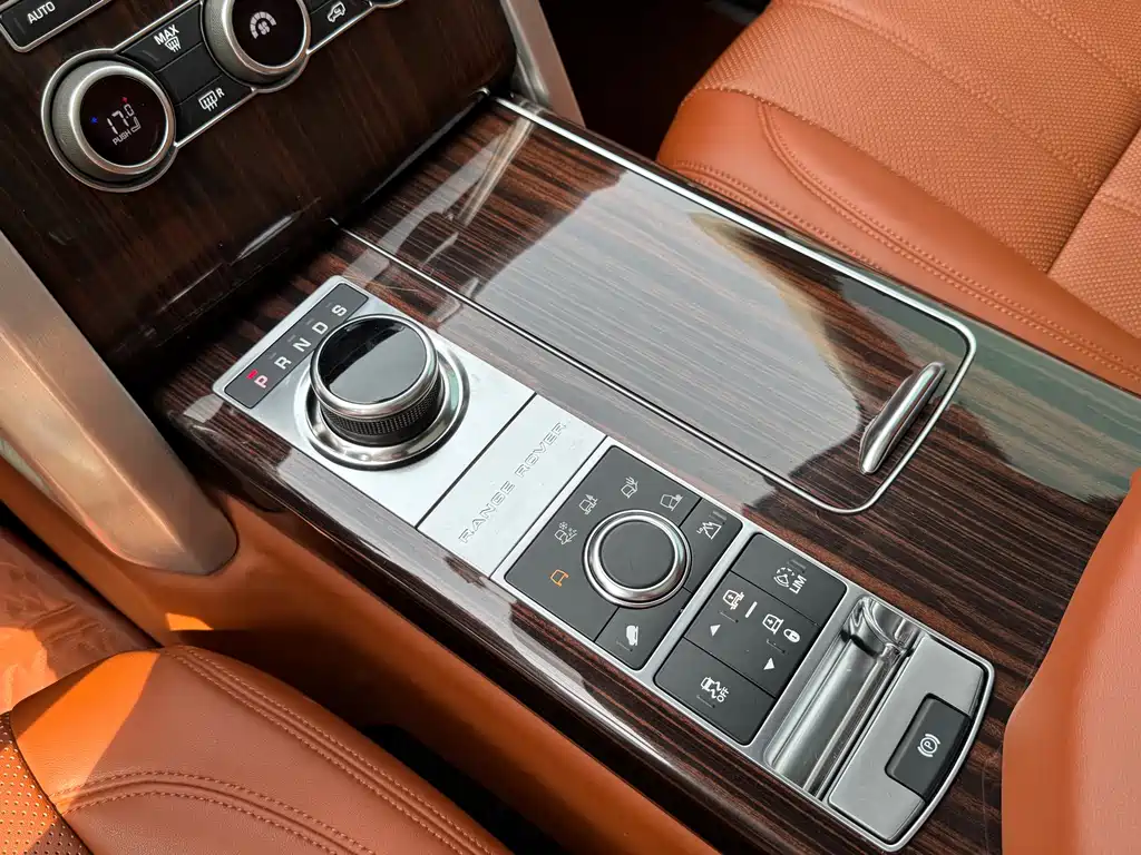Land Rover Range Rover 2018 — фото 17
