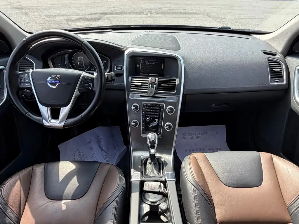 Volvo XC60 2015 — фото 10