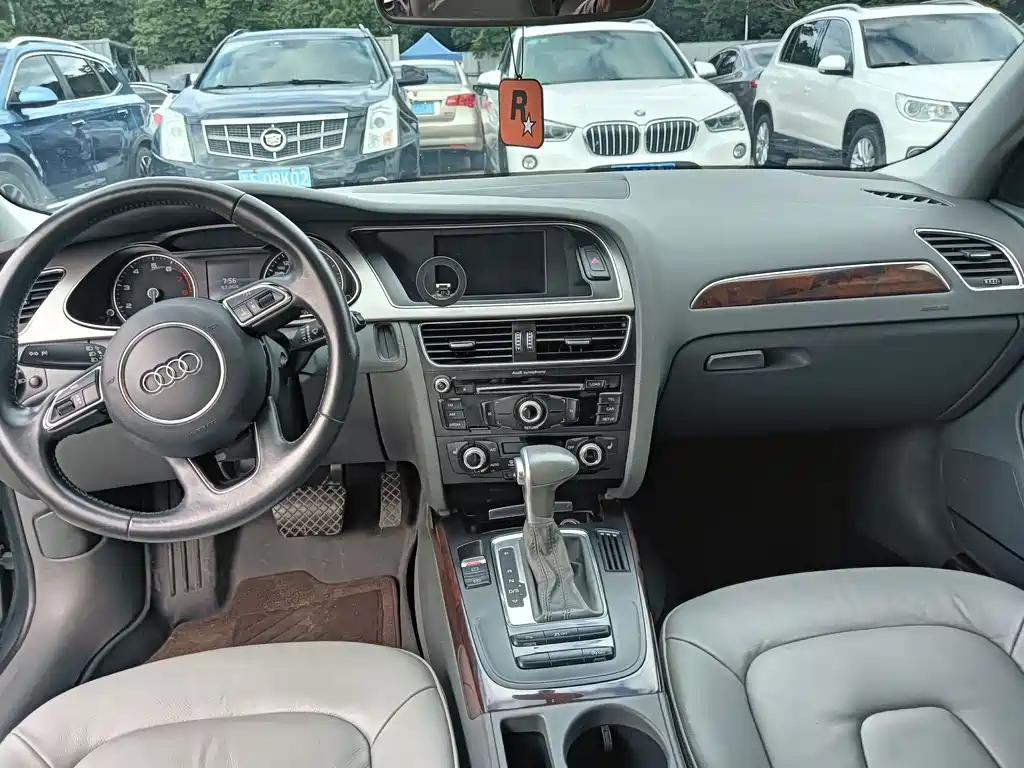 Audi A4L 2015
