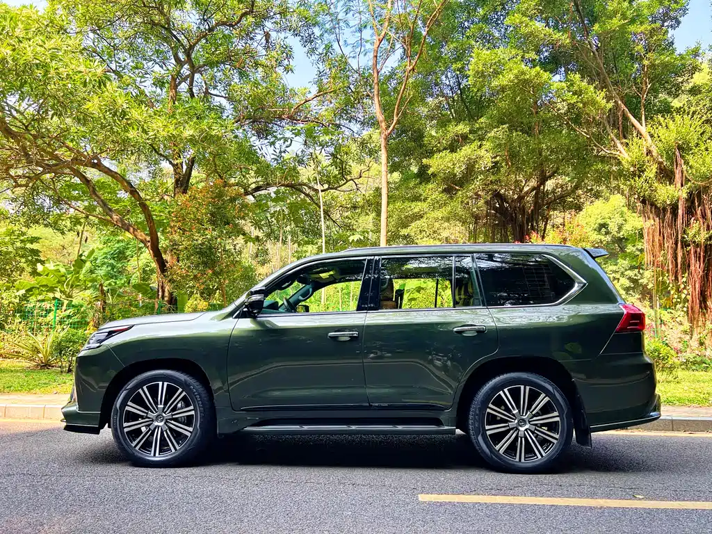 Lexus LX 2022 — фото 21