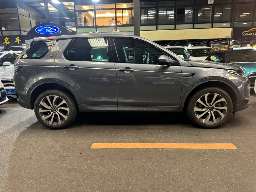 Land Rover Discovery Sport 2023 — фото 3