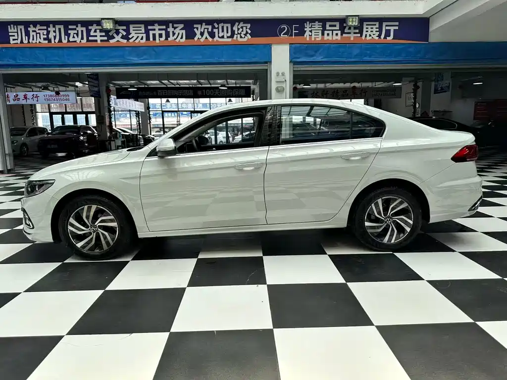 Volkswagen Bora 2023
