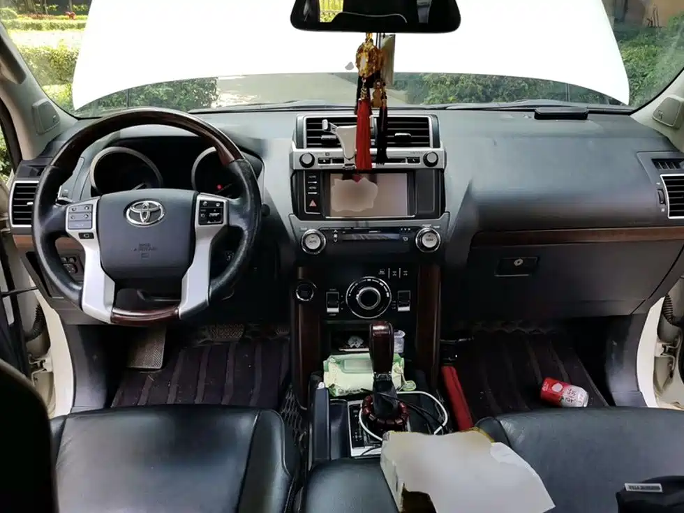 Toyota Prado 2015 — фото 12