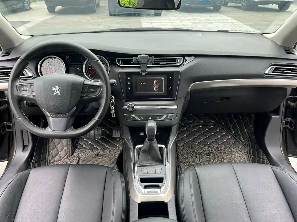 Peugeot 408 2016 — фото 10