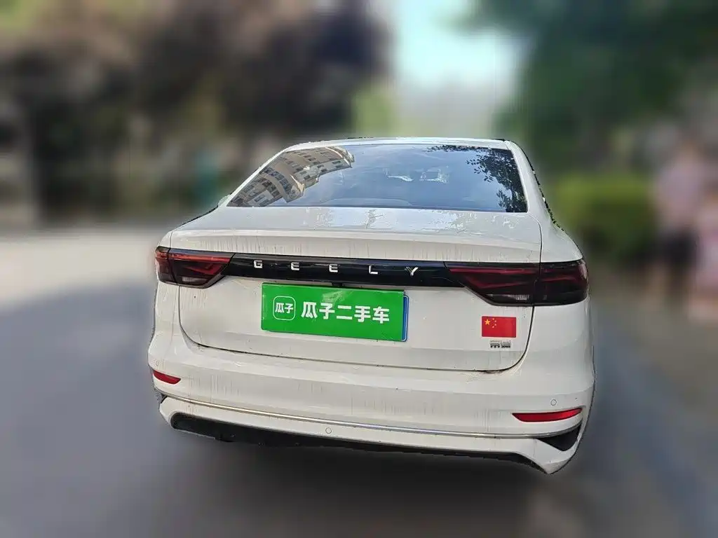 Geely Emgrand 2022 — фото 12
