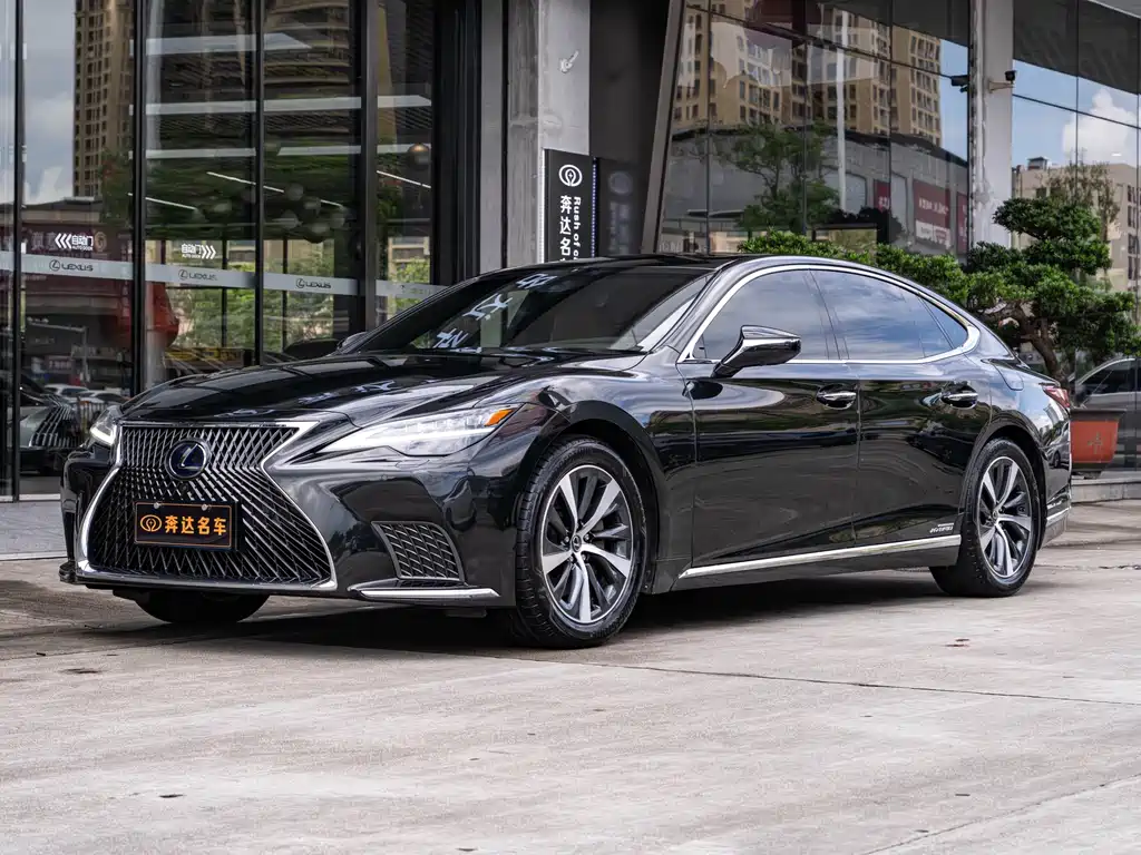 Lexus LS 2021