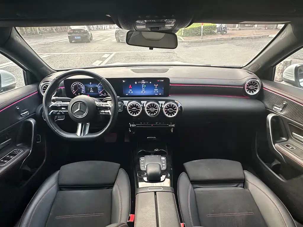 Mercedes-Benz A-Class 2024 — фото 23