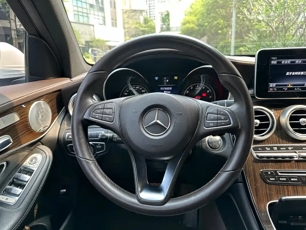 Mercedes-Benz GLC 2017 — фото 24