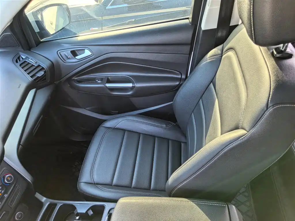 Ford Kuga 2020 — фото 10