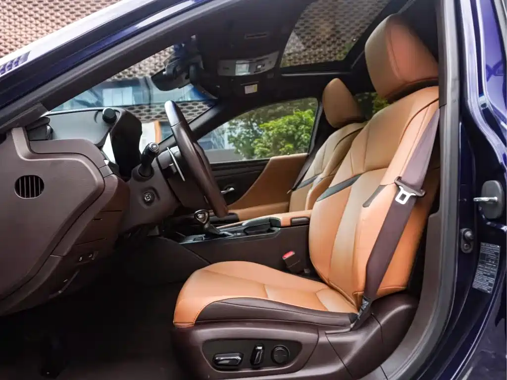 Lexus ES 2020 — фото 10