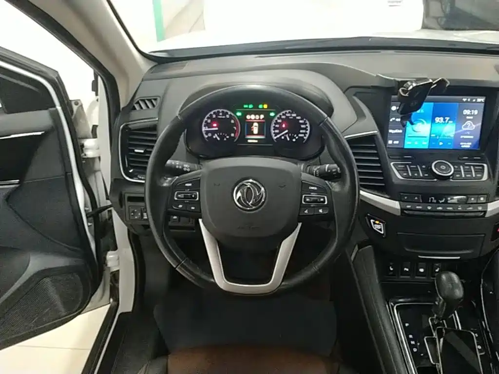 Dongfeng Fengshen AX7 2018 — фото 11
