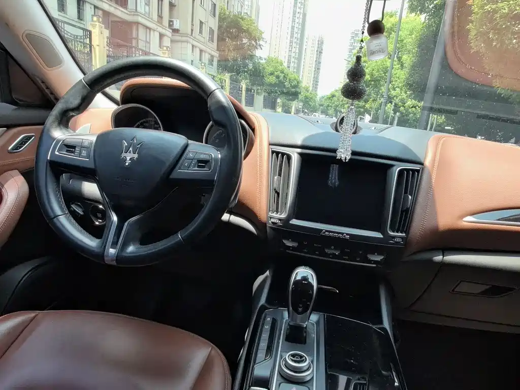 Maserati Levante 2018 — фото 10