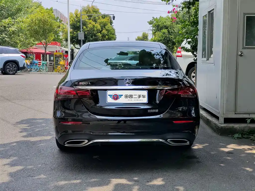 Mercedes-Benz E-Class 2022