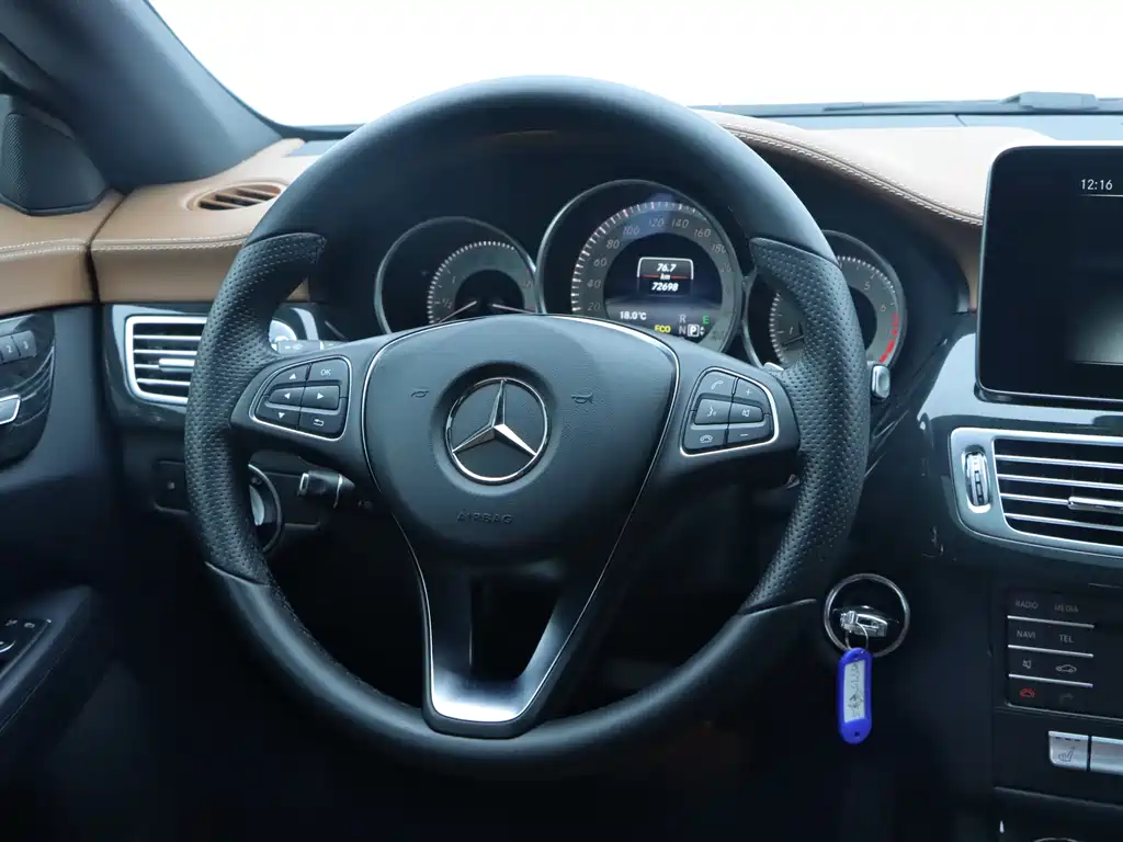 Mercedes-Benz CLS 2015 — фото 16