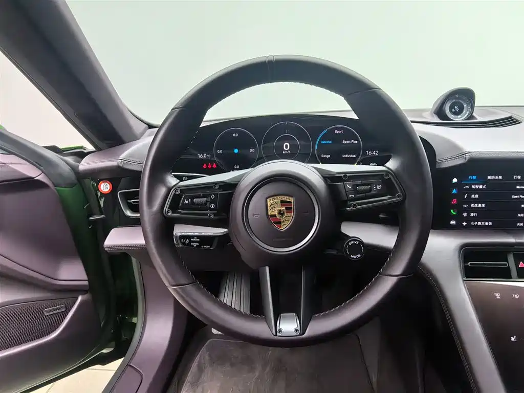 Porsche Taycan 2023 — фото 12