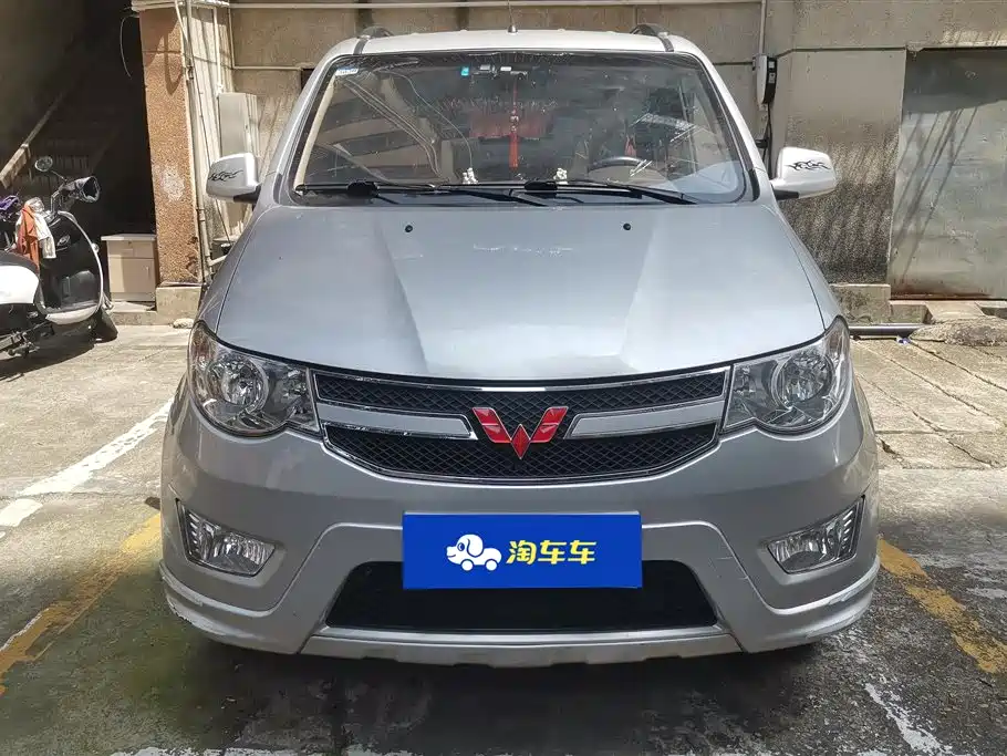 Wuling Hongguang 2018 — фото 2