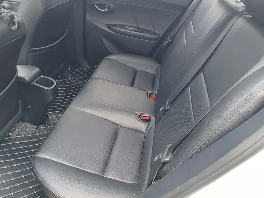 Toyota Yaris L 2019 — фото 17