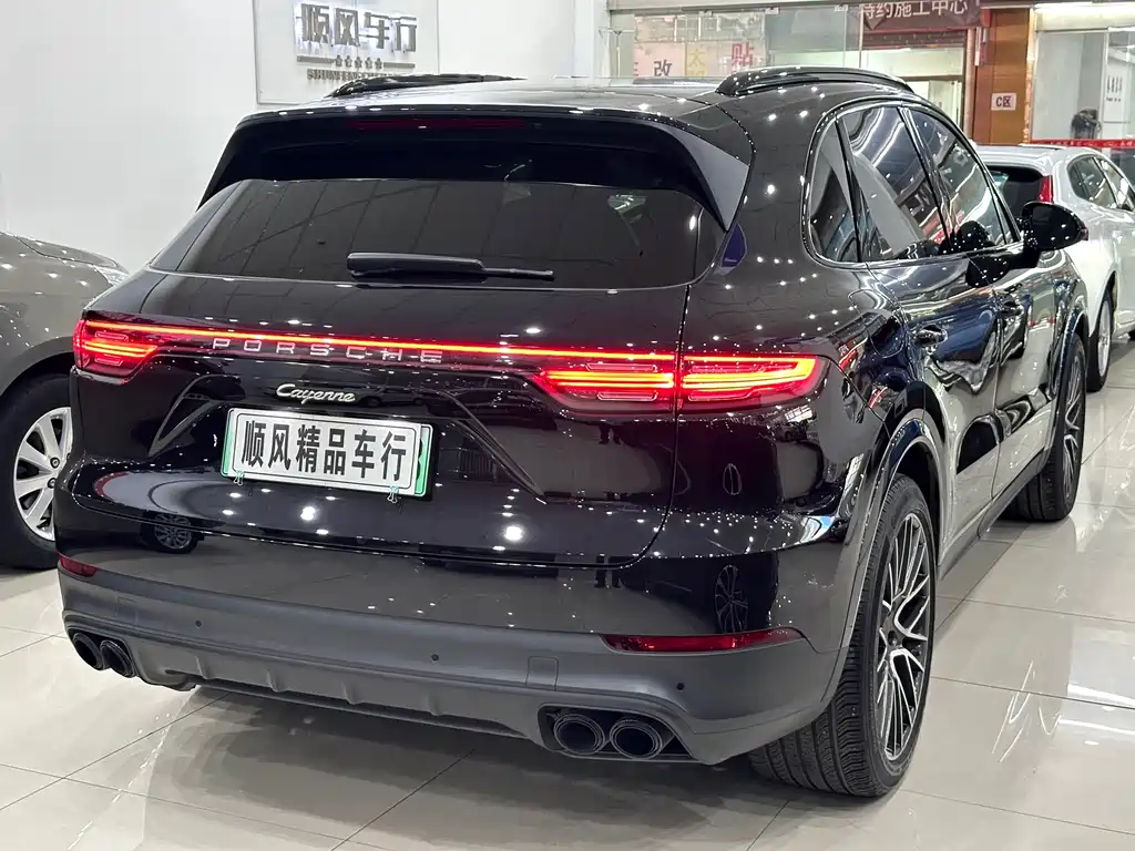 Porsche Cayenne Hybrid 2021 — фото 6