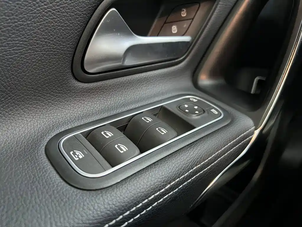 Mercedes-Benz A-Class 2023 — фото 12