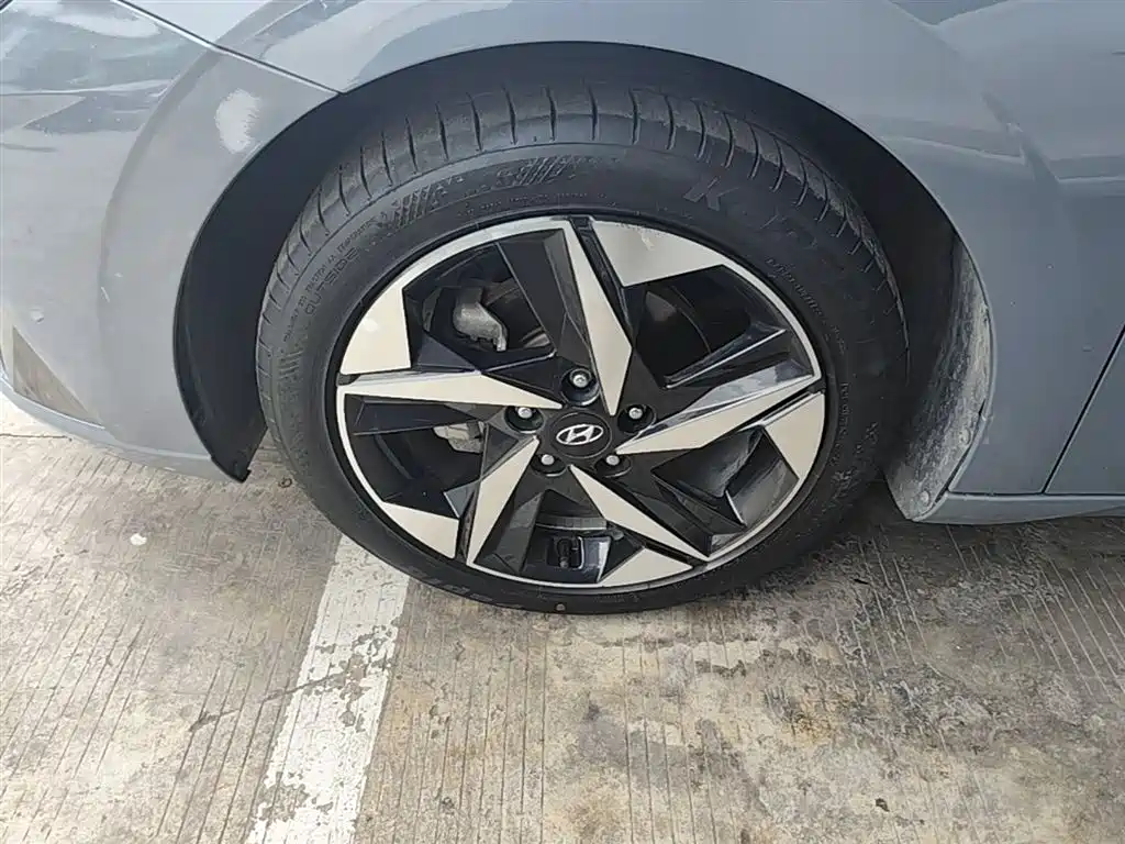 Hyundai Elantra 2021 — фото 23