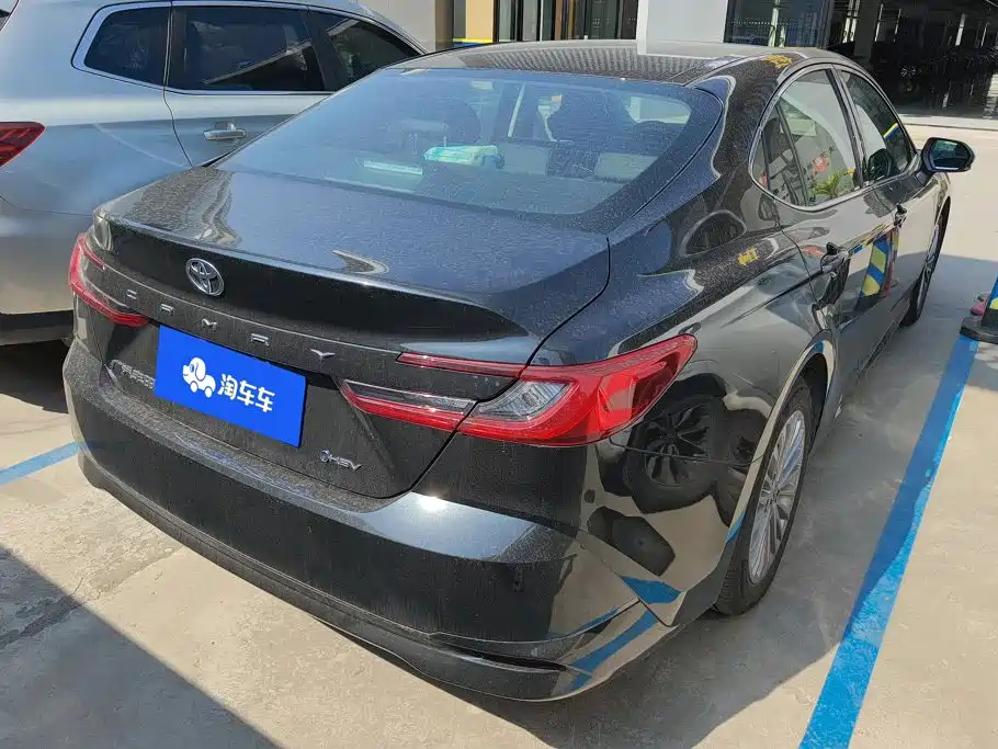 Toyota Camry 2025
