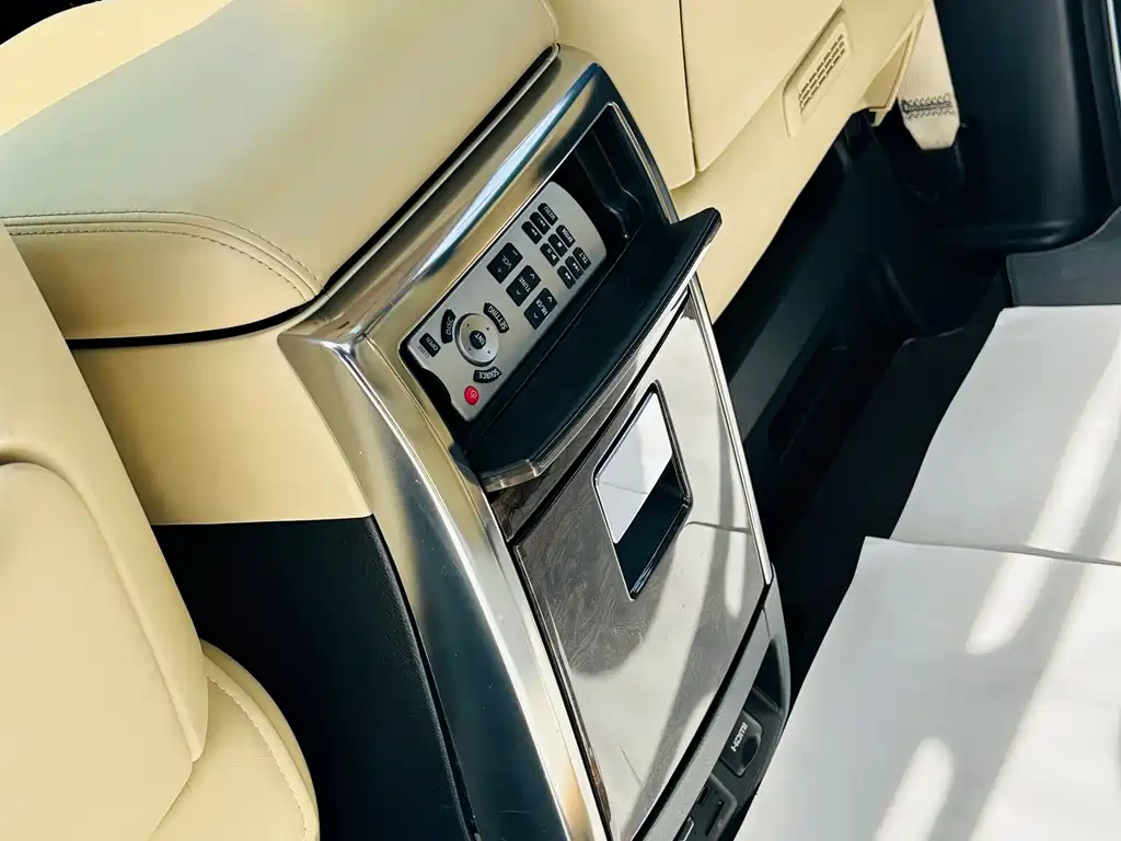 Toyota Alphard 2023 — фото 24