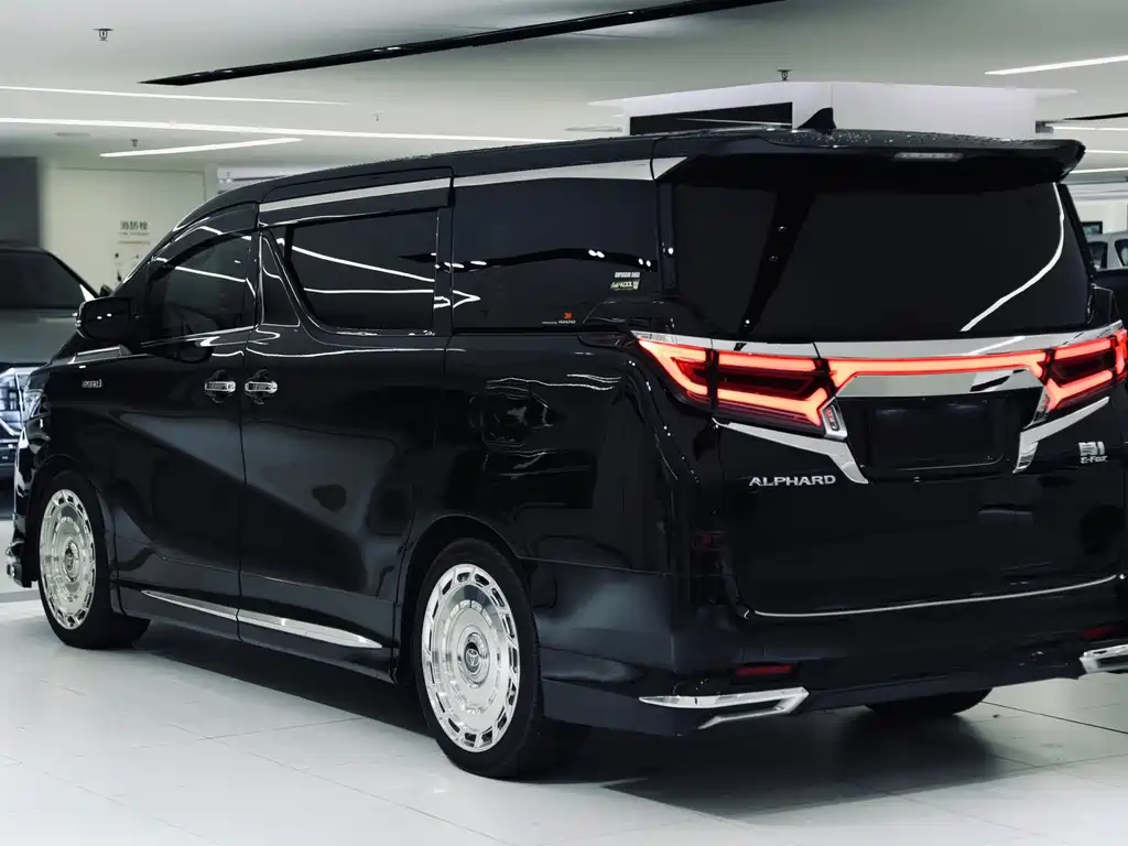 Toyota Alphard 2021 — фото 3