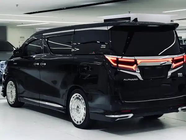 Toyota Alphard 2021
