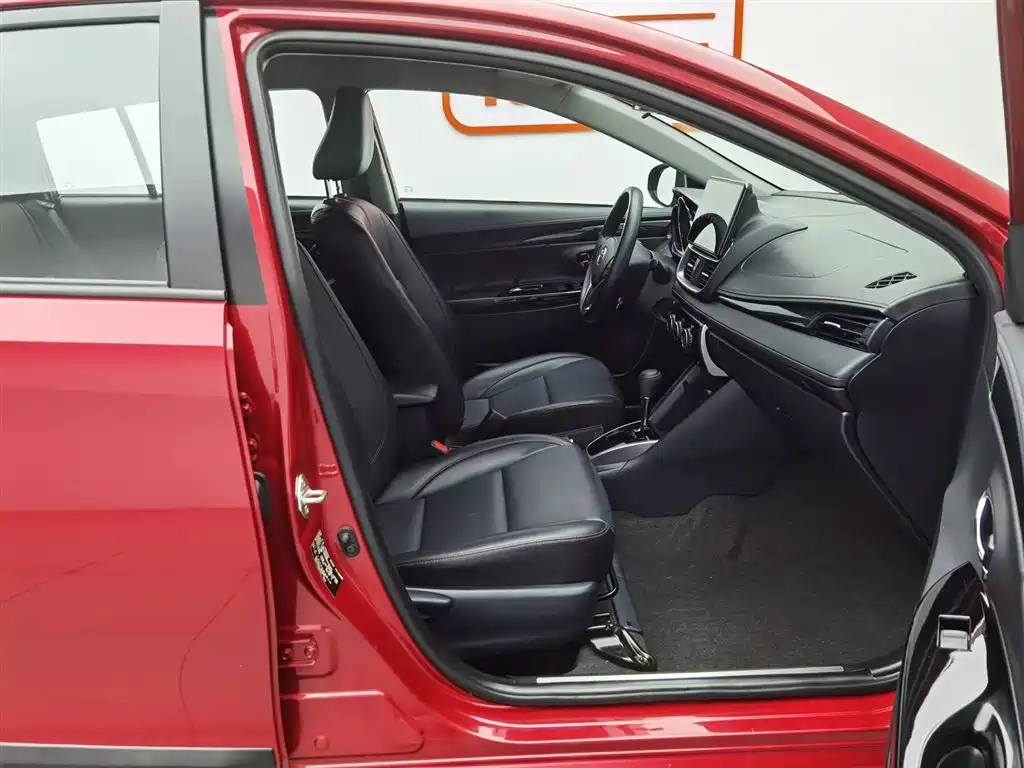 Toyota Yaris L 2022 — фото 23