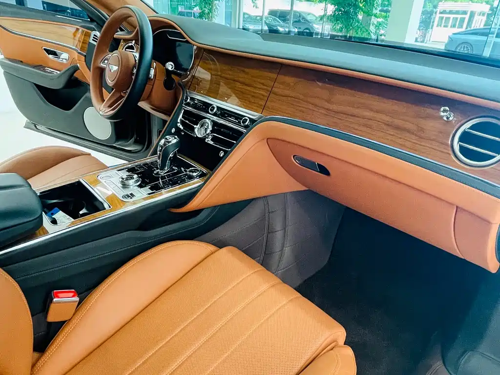 Bentley Flying Spur PHEV 2023 — фото 13