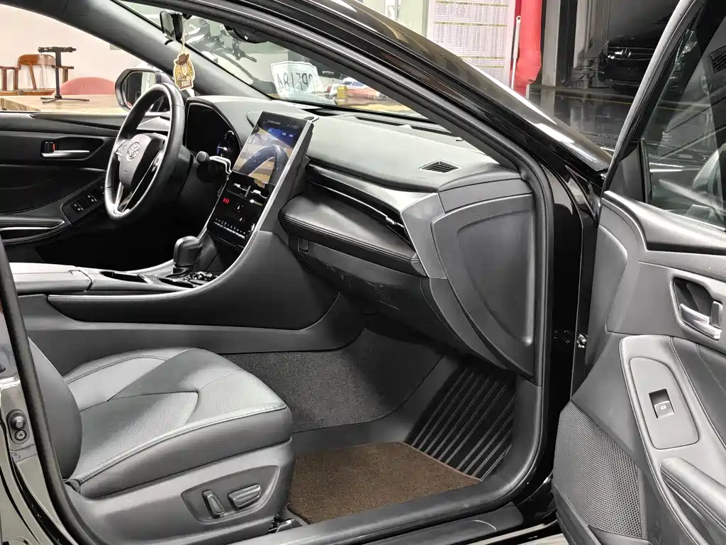Toyota Avalon 2023 — фото 16
