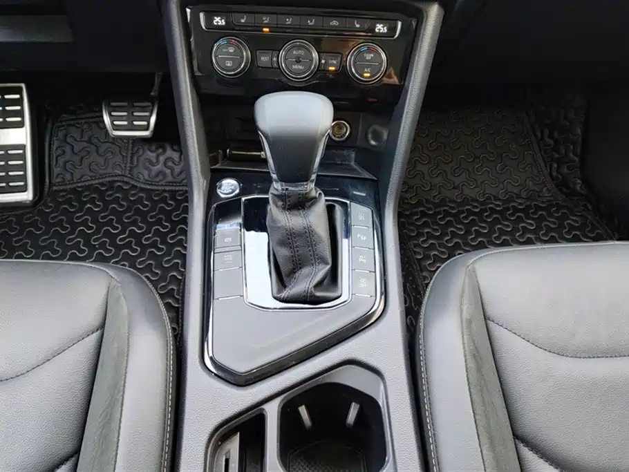 Volkswagen Tiguan L 2021 — фото 16