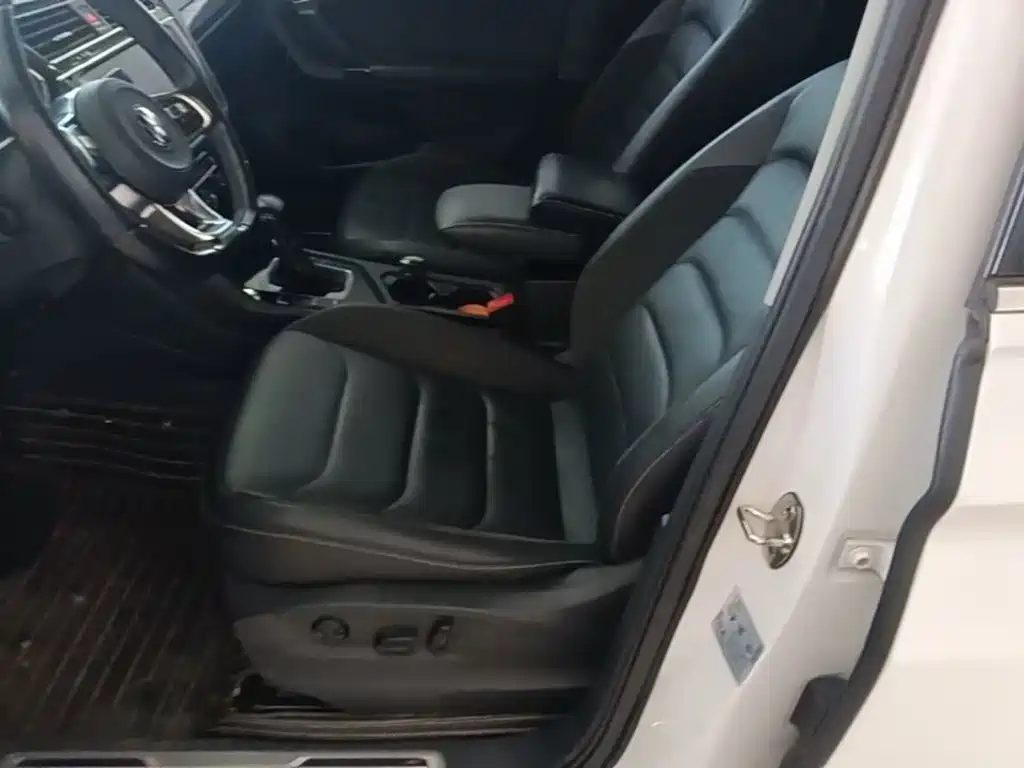 Volkswagen Tiguan L 2021 — фото 15