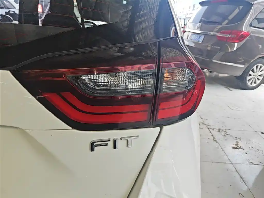 Honda Fit 2023 — фото 8