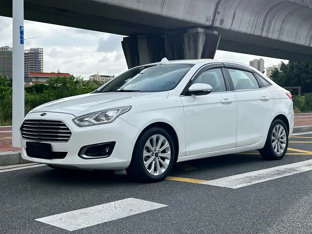Ford Escort 2015