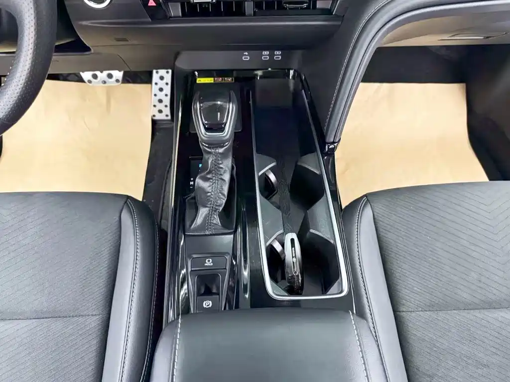 Toyota Camry 2024 — фото 18